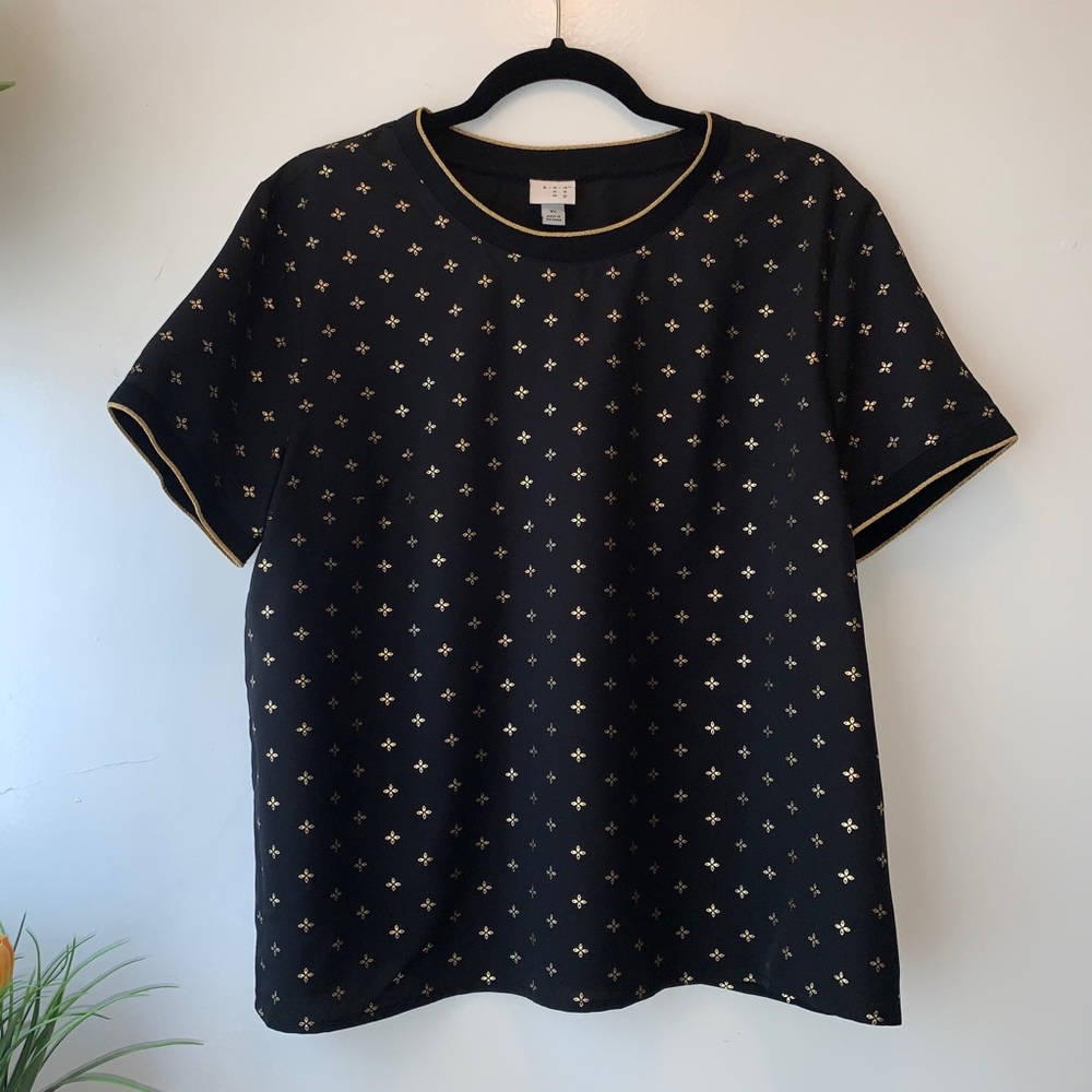 A New Day black gold scoop neck top size xl
